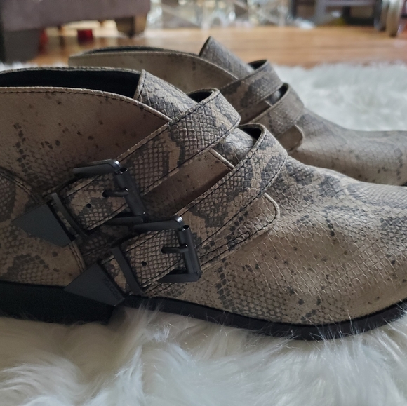 Volcom snakeskin booties - Picture 5 of 6